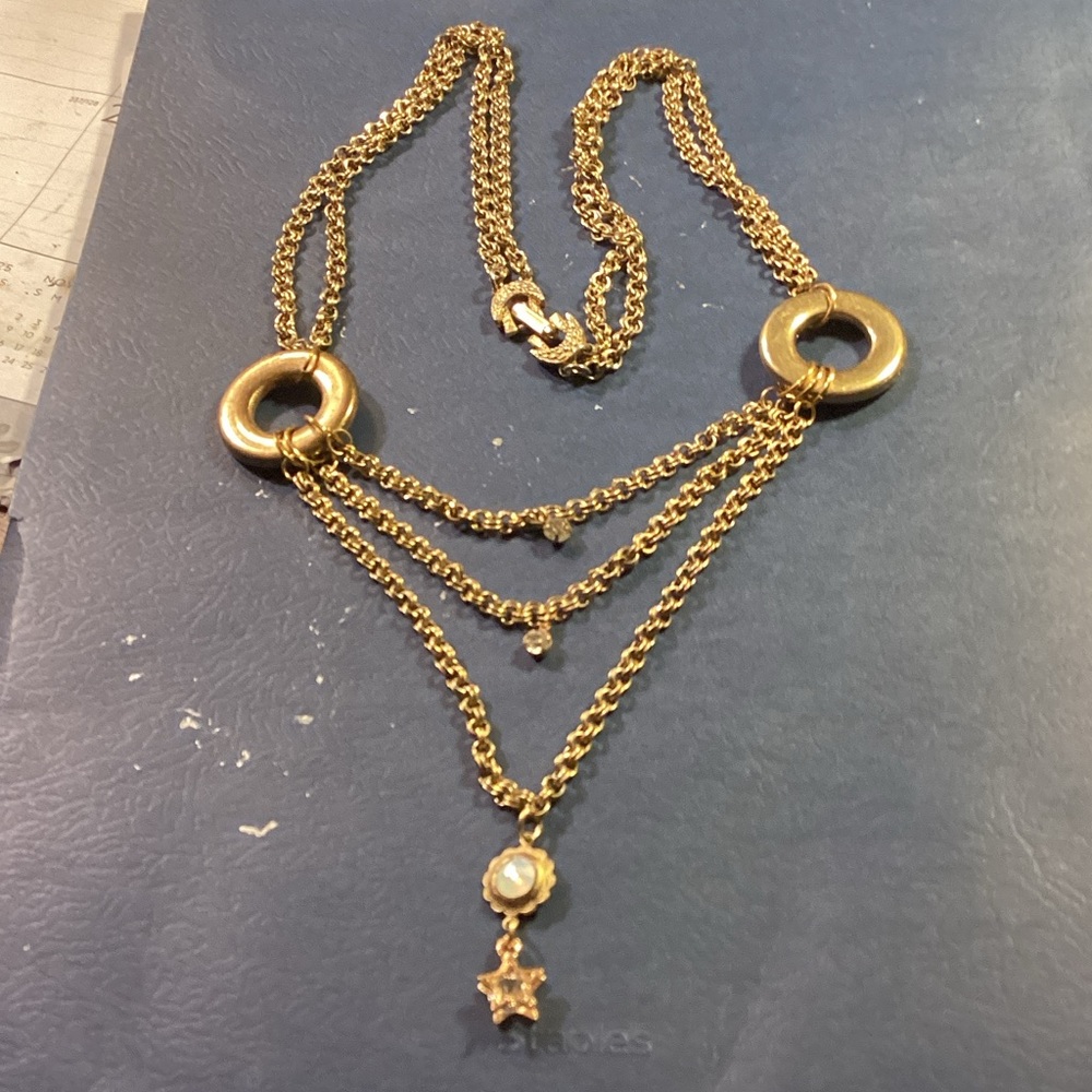 Tiered woman’s necklace